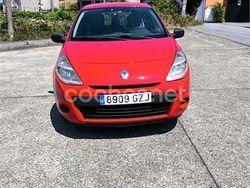 Rojo Usado 2010 Renault Clio II Authentique Berlina | 4200 € (Precio justo)