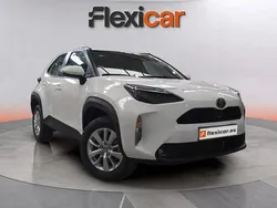 Blanco Nuevo 2025 Toyota Yaris Hybrid Active | 23.890 € (Precio justo)