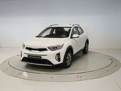 Blanco Usado 2024 Kia Stonic SUV | 16.625 € (Precio justo)