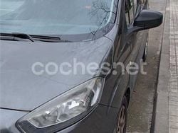 Gris / plata Usado 2017 Ford Tourneo Courier Trend Monovolumen | 10.200 € (Precio justo)