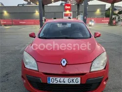 Rojo Usado 2008 Renault Mégane III Dynamique Berlina | 4000 € (Un poco caro)