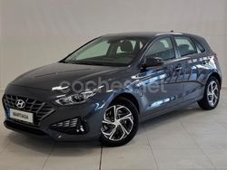 Gris / plata Usado 2024 Hyundai i30 Berlina | 21.900 € (Un poco caro)