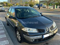 Gris / plata Usado 2007 Renault Mégane II Dynamique Berlina | 2500 € (Precio justo)
