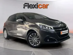 Gris Usado 2018 Peugeot 208 Allure Utilitario | 8790 € (Buen precio)