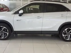 Blanco Usado 2024 Mitsubishi Eclipse Cross SUV | 34.950 € (Caro)