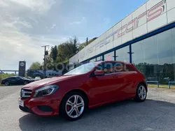Rojo Usado 2015 Mercedes A180 Urban Berlina | 15.900 € (Precio justo)