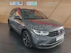 Gris / plata Usado 2021 VW Tiguan Life SUV | 27.500 € (Super precio)
