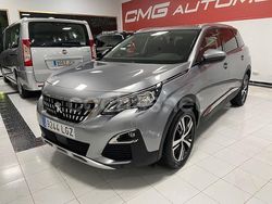 Gris / plata Usado 2020 Peugeot 5008 Allure Monovolumen | 17.999 € (Precio justo)