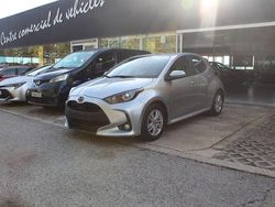 Gris Usado 2023 Mazda 2 Center-Line Berlina | 16.250 € (Precio justo)