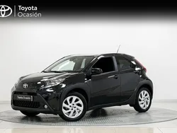 Negro Usado 2024 Toyota Aygo Play Utilitario | 16.650 € (Un poco caro)