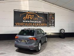 Gris / plata Usado 2023 VW Tiguan Life SUV | 25.500 € (Super precio)