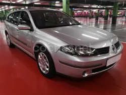 Gris / plata Usado 2005 Renault Laguna GrandTour Dynamique Familiar | 2490 € (Precio justo)