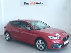 Rojo Nuevo 2025 Seat Leon FR Berlina | 28.990 € (Un poco caro)