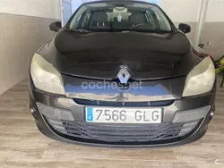 Negro Usado 2009 Renault Mégane III Dynamique Berlina | 4700 € (Buen precio)