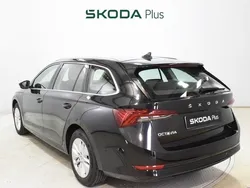 Negro Usado 2024 Skoda Octavia Ambition Familiar | 25.300 € (Buen precio)