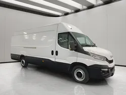 Blanco Usado 2016 Iveco Daily Monovolumen | 17.450 €