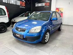 Azul Usado 2006 Kia Rio EX Berlina | 4490 €