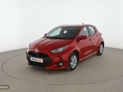 Rojo Usado 2022 Toyota Yaris Berlina | 15.599 € (Precio justo)