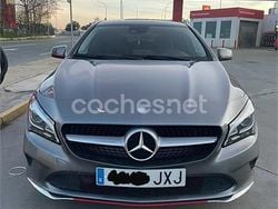 Gris / plata Usado 2017 Mercedes CLA220 Shooting Brake Urban Familiar | 17.300 € (Super precio)