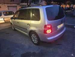Gris / plata Usado 2010 VW Touran Advance Monovolumen | 5000 €