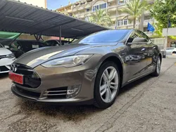 Beige Usado 2015 Tesla Model S Berlina | 22.000 € (Precio justo)