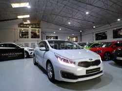 Blanco Usado 2013 Kia ProCeed Utilitario | 10.390 € (Un poco caro)