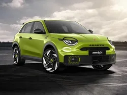 Verde Nuevo 2025 Abarth 600e Turismo SUV | 33.899 €