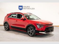 Rojo Usado 2024 Kia Niro SUV | 29.990 € (Caro)