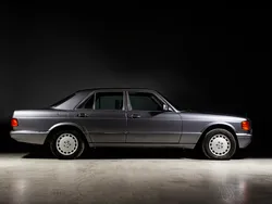 Gris Usado 1986 Mercedes 300 SE | 14.900 €