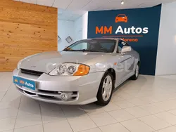 Gris / plata Usado 2002 Hyundai Coupé Coupe | 4590 €