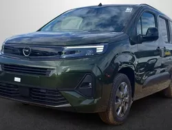 Verde Nuevo 2025 Opel Combo S Monovolumen | 23.900 € (Precio justo)