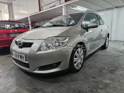 Beige Usado 2007 Toyota Auris Luna Berlina | 3400 € (Precio justo)