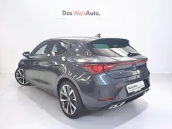 Gris plata Nuevo 2025 Seat Leon FR | 24.990 € (Precio justo)