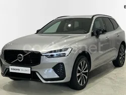 Gris / plata Usado 2024 Volvo XC60 Plus SUV | 49.990 € (Caro)