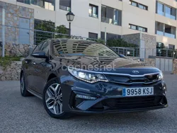 Gris / plata Usado 2018 Kia Optima Hybrid Berlina | 14.500 €