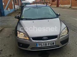 Azul Usado 2006 Ford Focus Trend Berlina | 2000 € (Precio justo)