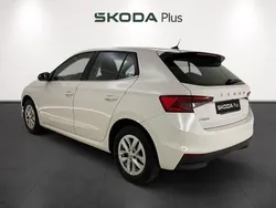 Blanco Usado 2022 Skoda Fabia Ambition Berlina | 14.990 € (Precio justo)