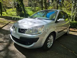Gris / plata Usado 2008 Renault Scénic II Dynamique Monovolumen | 3790 € (Precio justo)