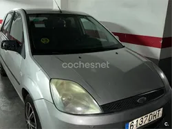 Gris / plata Usado 2005 Ford Fiesta Utilitario | 1500 € (Buen precio)