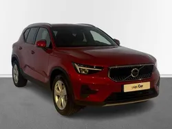 Rojo Nuevo 2025 Volvo XC40 Core SUV | 42.400 € (Un poco caro)