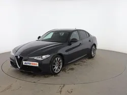 Negro Usado 2018 Alfa Romeo Giulia Super Berlina | 18.199 € (Precio justo)