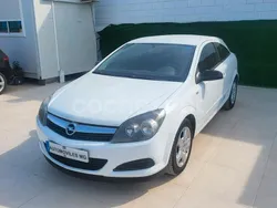 Blanco Usado 2009 Opel Astra GTC Sport Berlina | 4490 € (Precio justo)