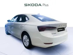 Blanco Nuevo 2025 Skoda Octavia G-TEC Ambition | 27.900 €