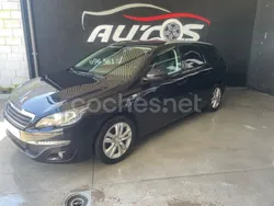 Violeta / lila Usado 2016 Peugeot 308 Active Familiar | 6999 € (Precio justo)