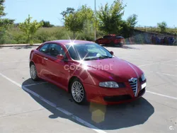 Rojo Usado 2004 Alfa Romeo GT Distinctive Coupe | 3600 € (Un poco caro)