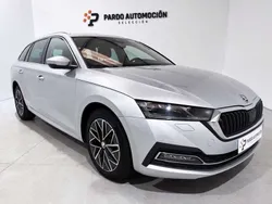 Gris Usado 2020 Skoda Octavia Ambition Familiar | 19.900 € (Precio justo)