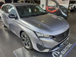 Gris Usado 2023 Peugeot 308 Allure Familiar | 29.000 €