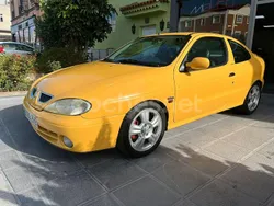 Amarillo Usado 2002 Renault Mégane Coupé Dynamique Coupe | 5990 €