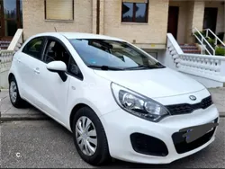 Blanco Usado 2014 Kia Rio Berlina | 6900 € (Precio justo)