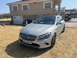 Gris / plata Usado 2017 Mercedes CLA220 Shooting Brake Urban Familiar | 20.900 € (Precio justo)